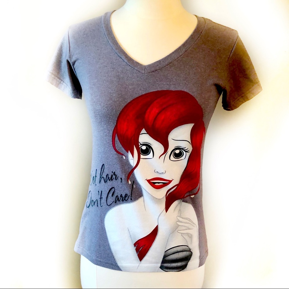 3 / $25 DISNEY Little Mermaid Ariel vneck XS